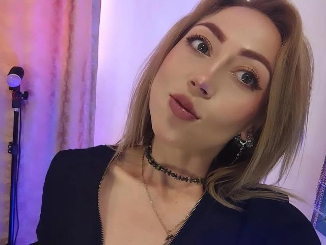 DouceKhrystine - Live sex cam - 25463381