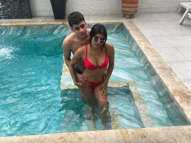 RileyAndChriss - Live sex cam - 25465097