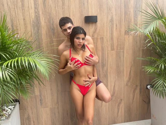 RileyAndChriss - Live sex cam - 25465129