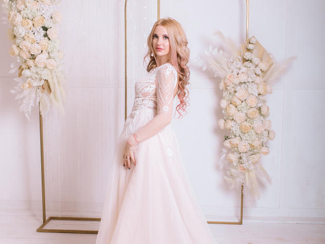 AlienNina - Live Sex Cam - 25466813