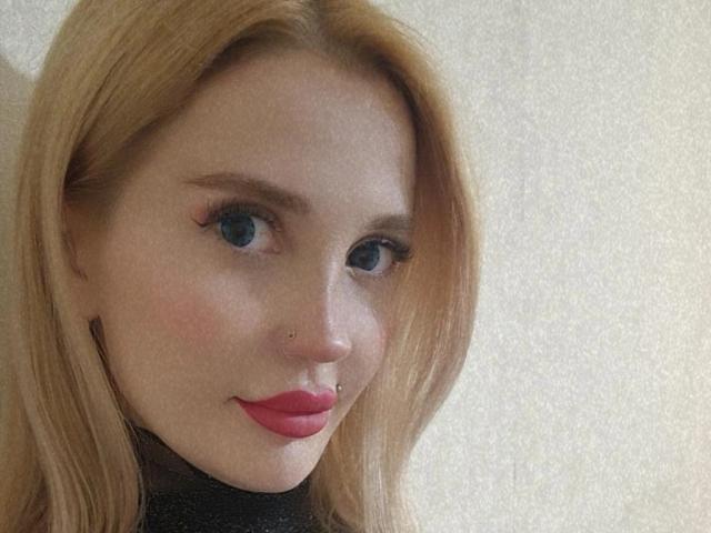 AlienNina - Live Sex Cam - 25466853