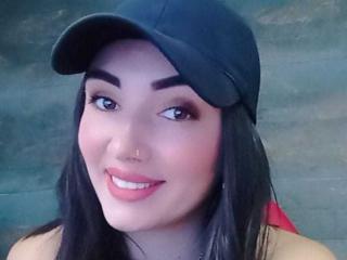 EmmaQueeny - Live sex cam - 25469897