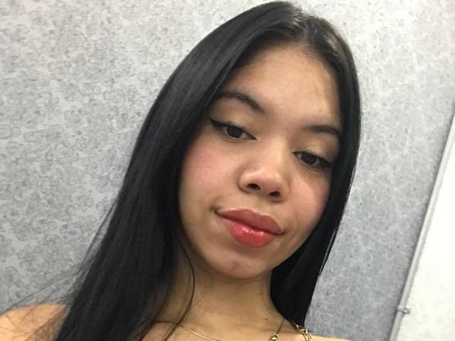 EmaGarces - Live sex cam - 25471785