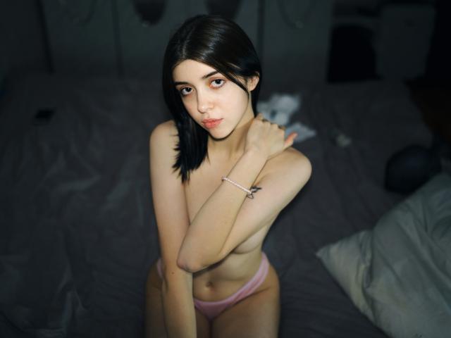SaraMiner - Live sex cam - 25472505