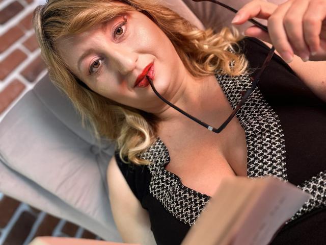 OlympeReine - Live sex cam - 25474145