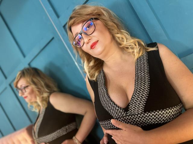 OlympeReine - Live sex cam - 25474161