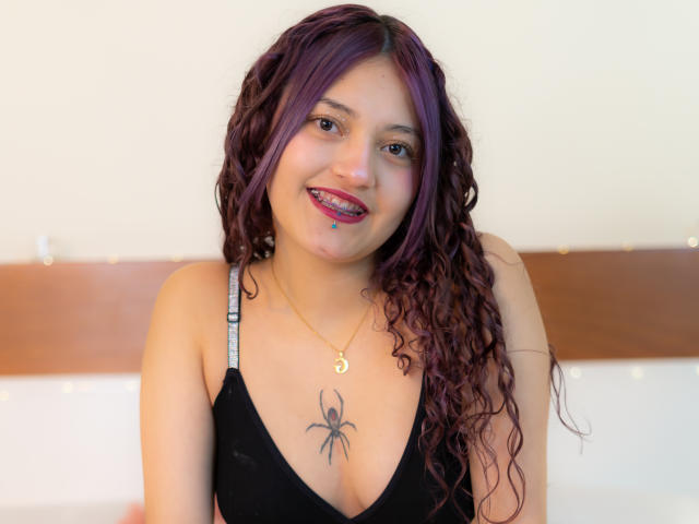 EmilyLorenz - Live sex cam - 25476549