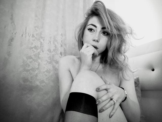 DouceKhrystine - Live porn &amp; sex cam - 25478809