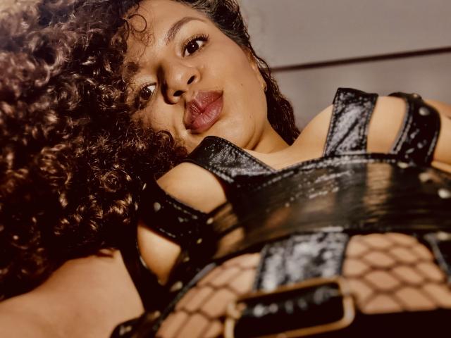 TiaraKitty - Live porn &amp; sex cam - 25484689