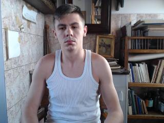 VincentHuge - Chat intime avec ce Homo blond sur XLovegay.com 