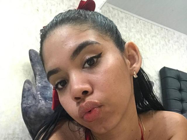 EmaGarces - Live porn &amp; sex cam - 25486017