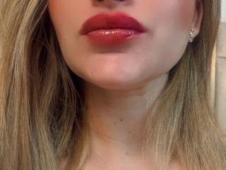 ArianaLu - Live porn &amp; sex cam - 25489121