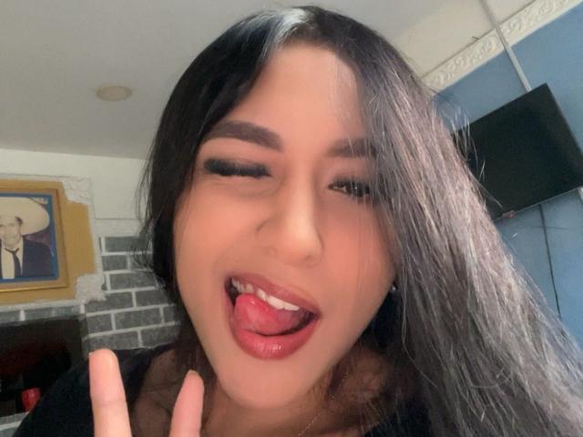 SofiaJames - Live porn &amp; sex cam - 25490217