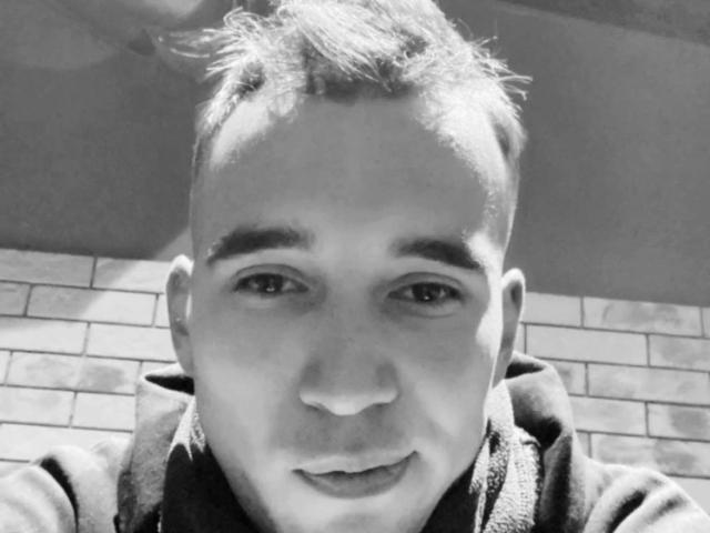 EmmettSmile - Live Sex Cam - 25490373