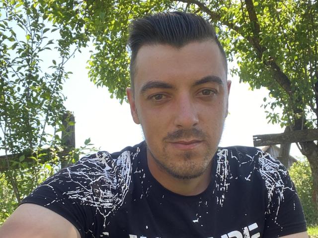 MaxenRace - Live Sex Cam - 25493005