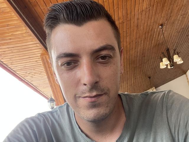 MaxenRace - Live Sex Cam - 25493009