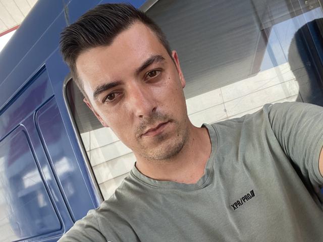 MaxenRace - Live Sex Cam - 25493013