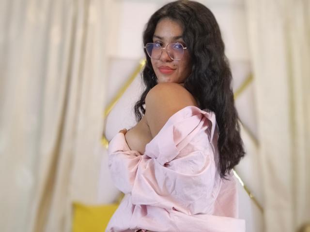 CloverLover - Live sex cam - 25494457