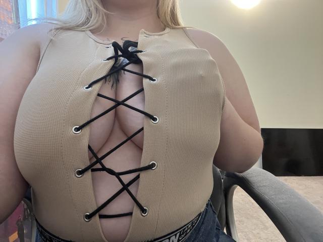 DiLaria - Live sex cam - 25514345