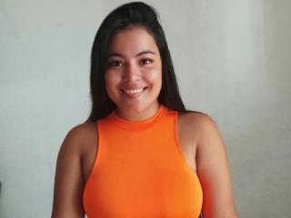 MiaBeicker - Live sex cam - 25517637