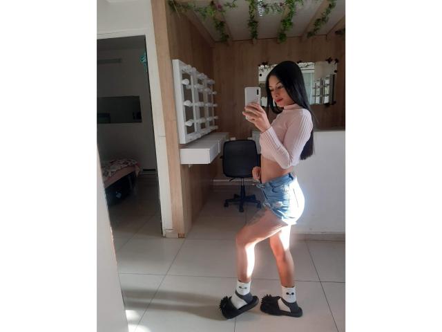 EmilyVv - Live porn &amp; sex cam - 25526909