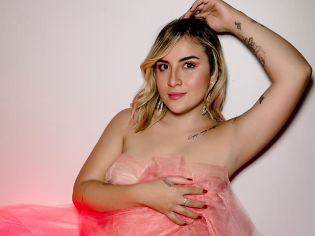 EmilyBrrown - Live porn &amp; sex cam - 25538301