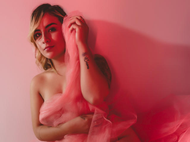 EmilyBrrown - Live porn &amp; sex cam - 25538305
