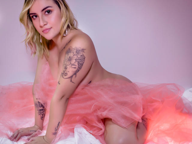 EmilyBrrown - Live porn &amp; sex cam - 25538317