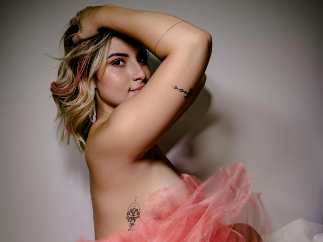 EmilyBrrown - Live porn &amp; sex cam - 25538325