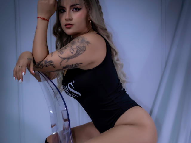 EmilyBrrown - Sexe cam en vivo - 25538469