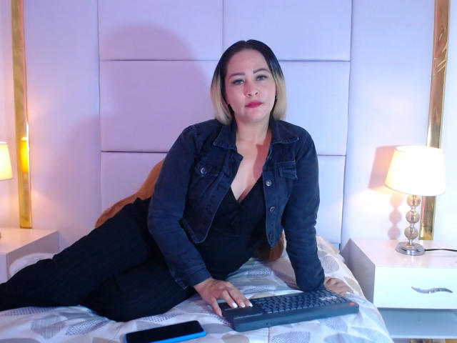 WandaaFox - Live Sex Cam - 25539509