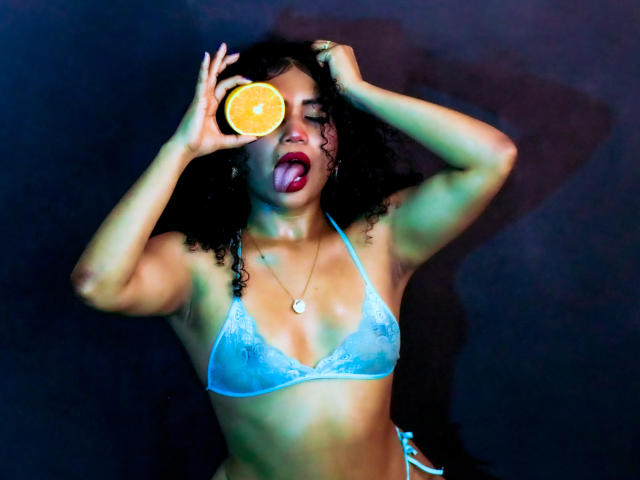 SophieSonyas - Live porn &amp; sex cam - 25543805