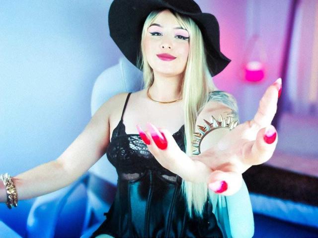 SophieLindemann - Live sex cam - 25545945