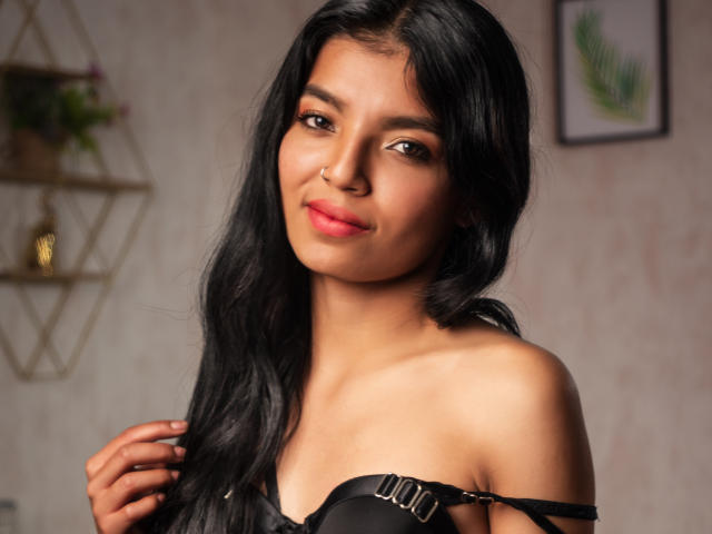 EmilyJohanas - Live sex cam - 25546293