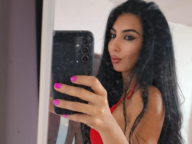 BrunetteBabe69 - Live Sex Cam - 25546993