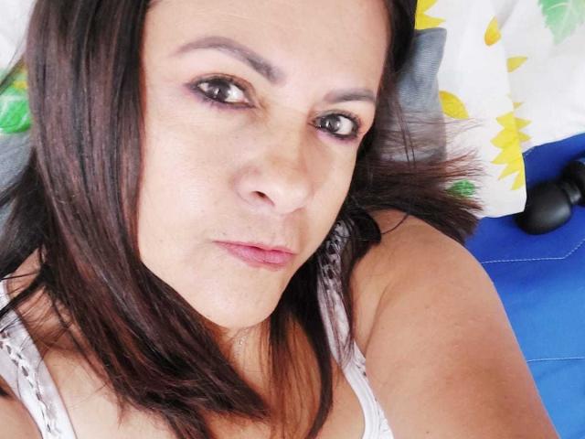 KatieHotX - פורנו בשידור חי ומצלמת סקס - 25548269