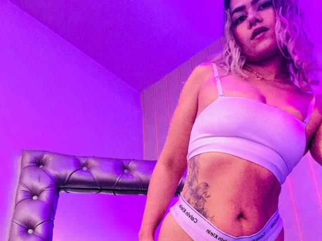 TarahDustin - Live sexe cam - 25569621