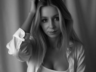 DinaRichards - Live sex cam - 25572085