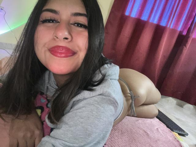 MaiaHairy - Live Sex Cam - 25572521