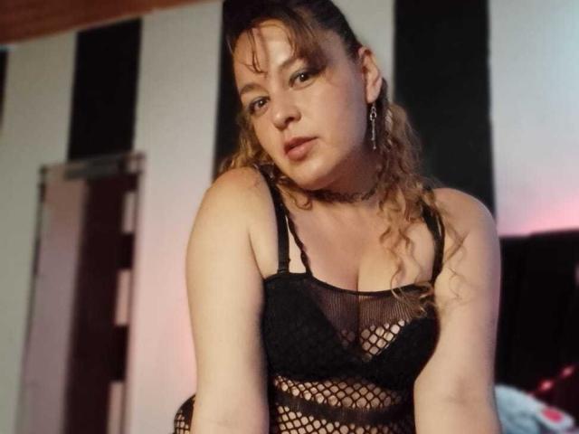 AmandaHotL - Live porn &amp; sex cam - 25573901