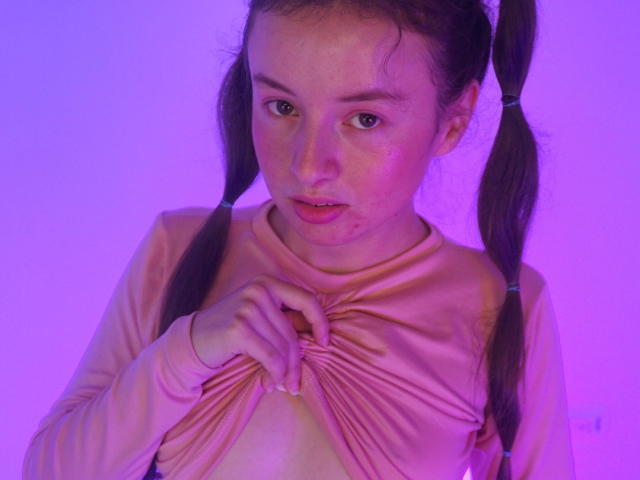 VioletaNova - Porno na żywo i seks kamera - 25574441