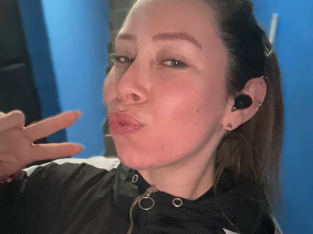 JennyLawry - Live porn &amp; sex cam - 25578013