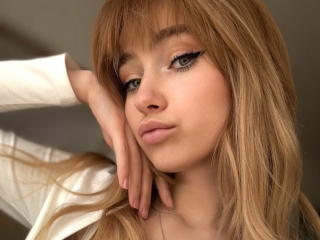 LuciaWild - Live sex cam - 25586849