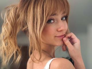 LuciaWild - Live sex cam - 25586853