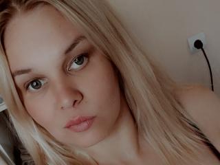 LeilaBlossom - Live sex cam - 25595157