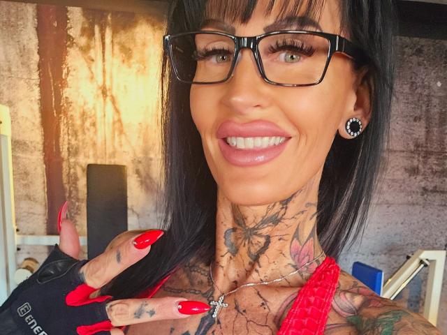 Sari-Sander - Live Sex Cam - 25600477