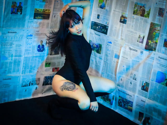 NaomyWallase - Live sex cam - 25604417
