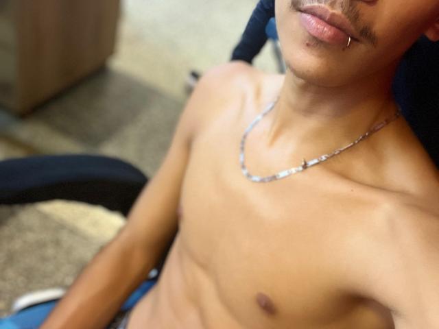 AndrewRock - Sexe cam en vivo - 25608925