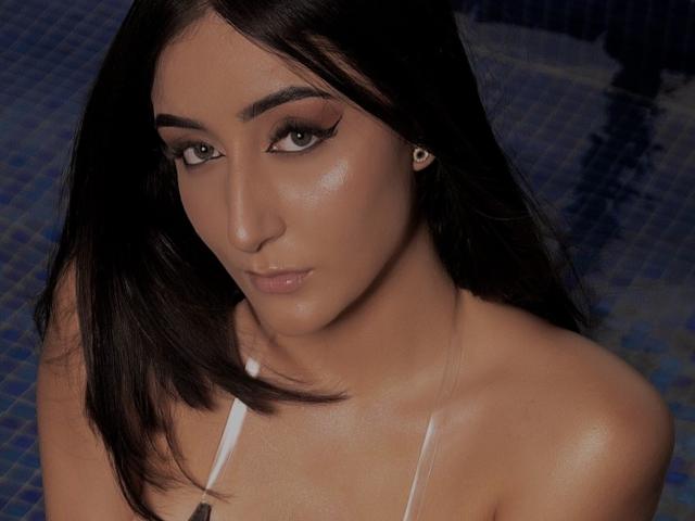 AlessiaRuso - Live sex cam - 25609873