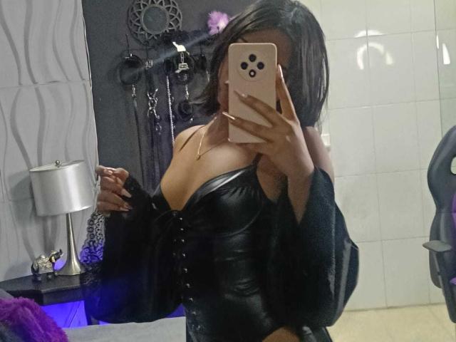 HannaCrow - Live sex cam - 25611733